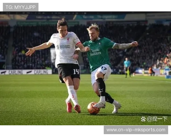 利物浦边路渗透创造良机,萨拉赫打门被封 利物浦边路渗透创造良机,萨拉赫打门被封